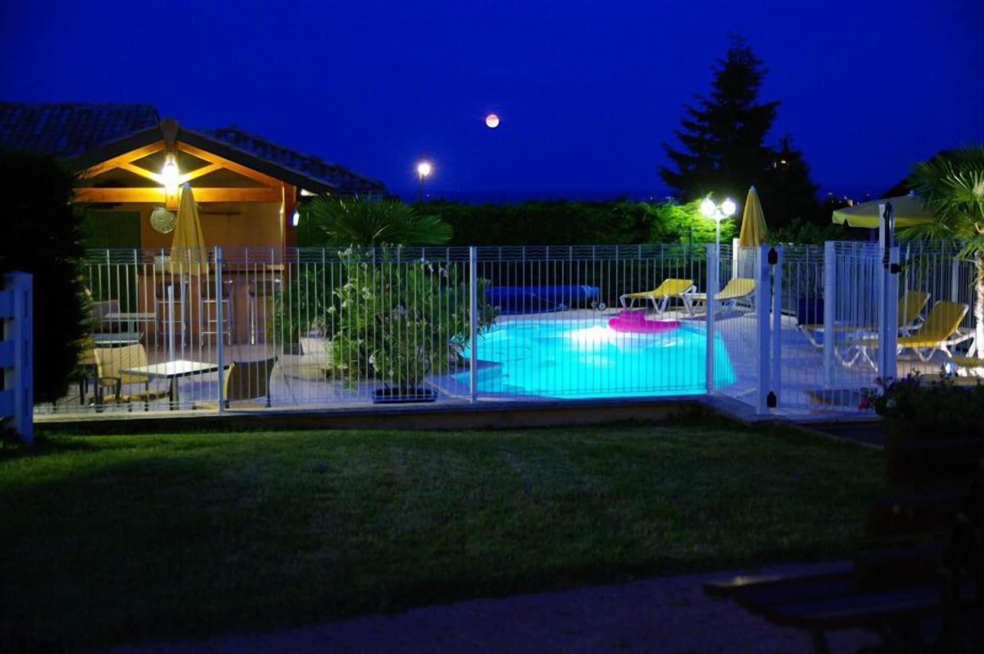 Logis Hotel Des Grands Vins 플루리 외부 사진