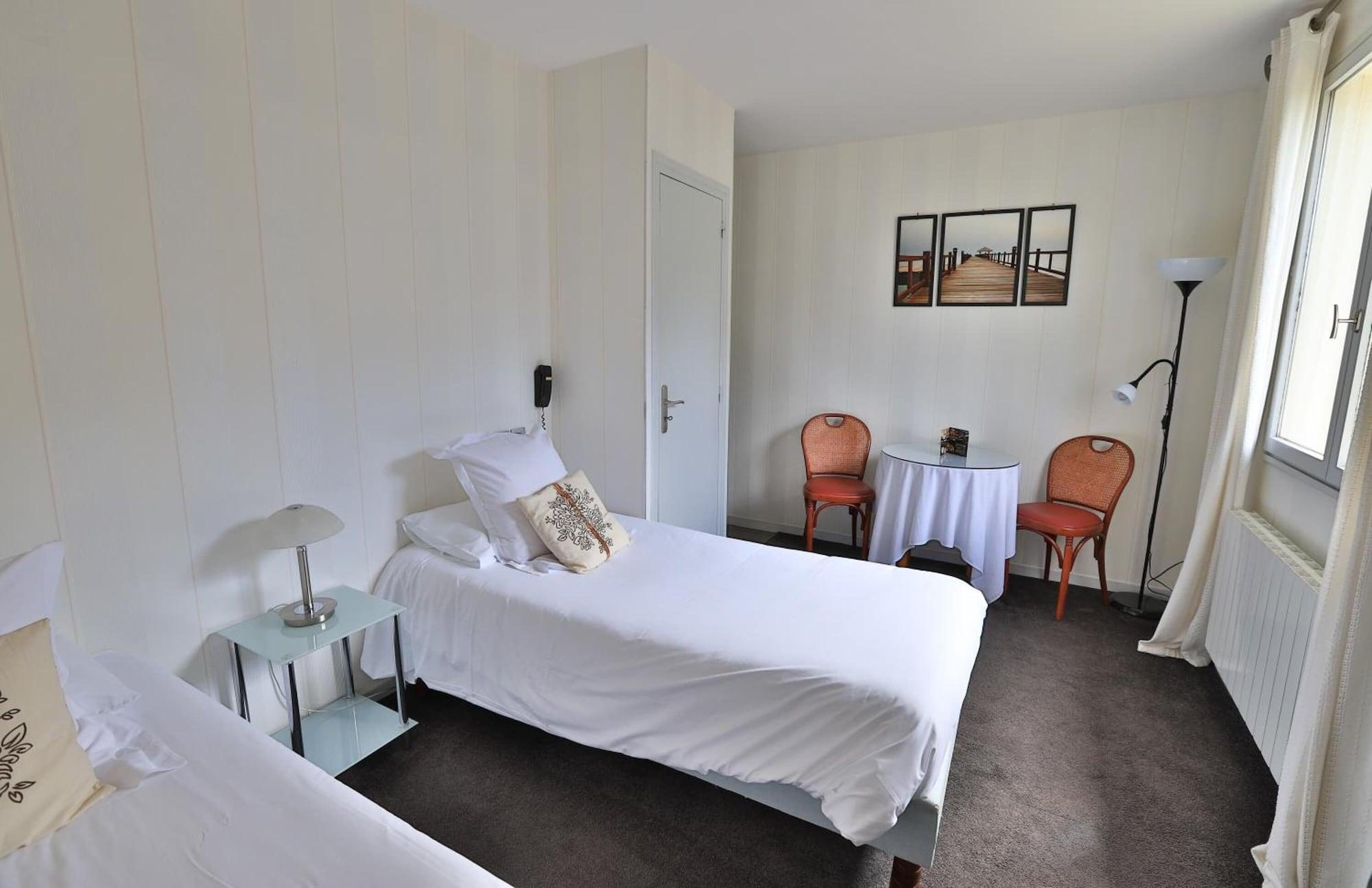 Logis Hotel Des Grands Vins 플루리 외부 사진